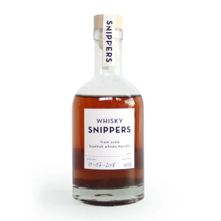 Snippers Whiskey oak chips to store whiskey
